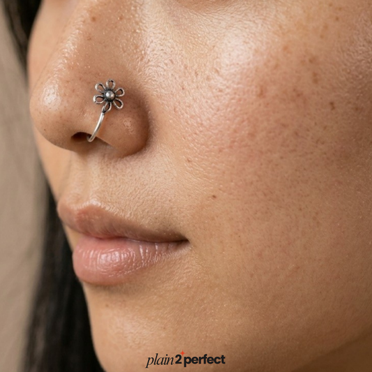จิวจมูกไม่เจาะดอกไม้วินเทจ เงินแท้ | Sterling Silver Oxidized Flower Nose Cuff