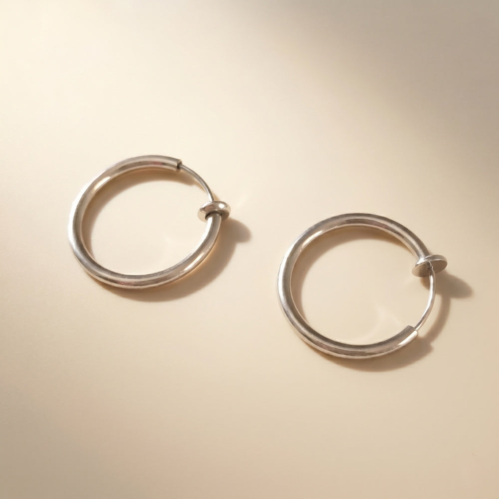 ต่างหูแบบไม่ต้องเจาะ ทรงห่วง | Loop Classic Hoop Clip