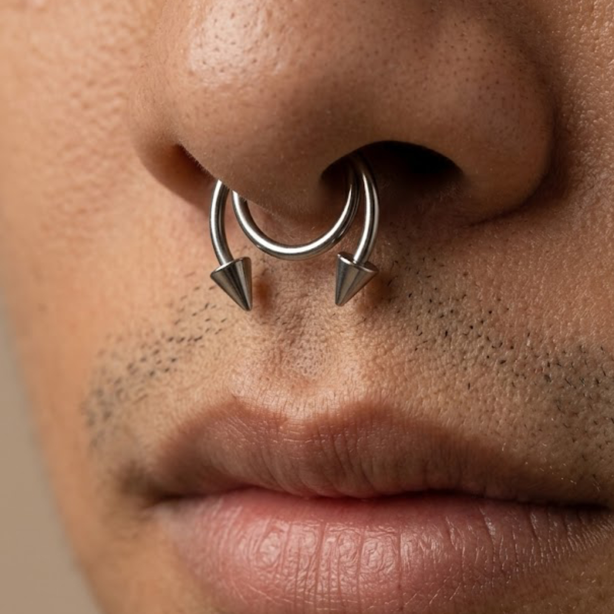 จิวจมูกแบบไม่ต้องเจาะ ทรงหยดน้ำปลายแหลม | Petal Edge Nose Cuff — Spike Drop