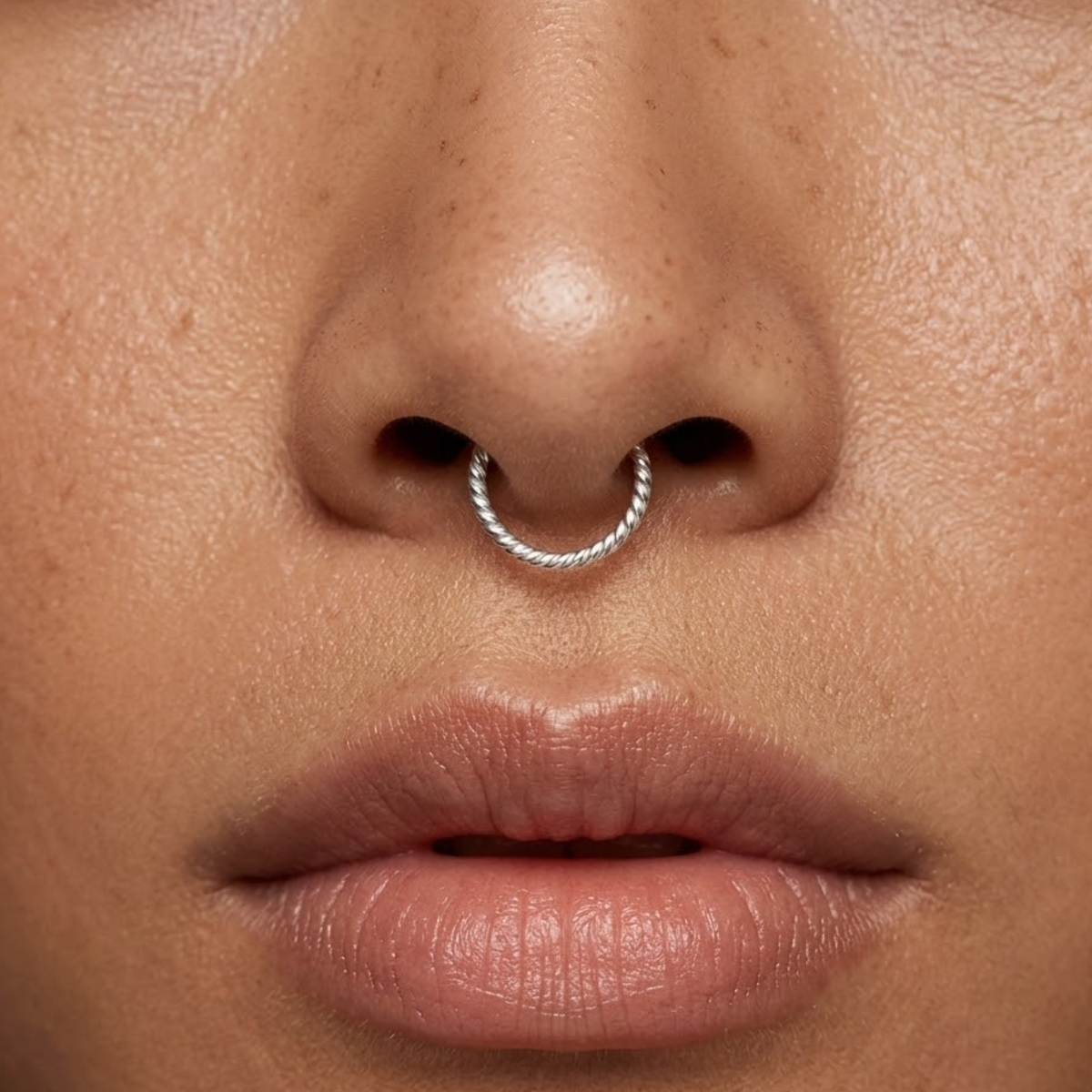 จิวห่วงเกลียว | Flow Twist Nose Cuff