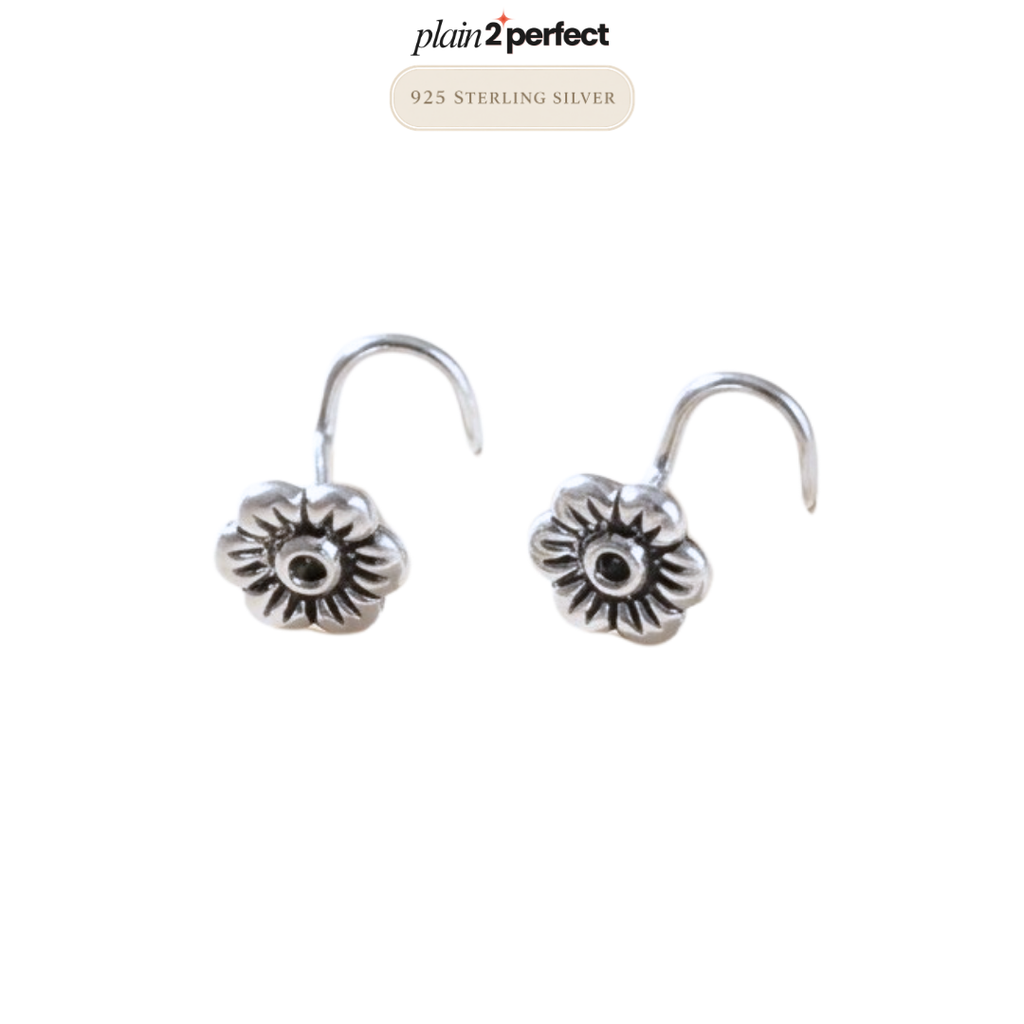 จิวจมูกก้านโค้งดอกเดซี่วินเทจ เงินแท้ | Sterling Silver Oxidized Daisy Nose Stud