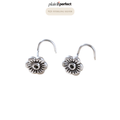จิวจมูกก้านโค้งดอกเดซี่วินเทจ เงินแท้ | Sterling Silver Oxidized Daisy Nose Stud