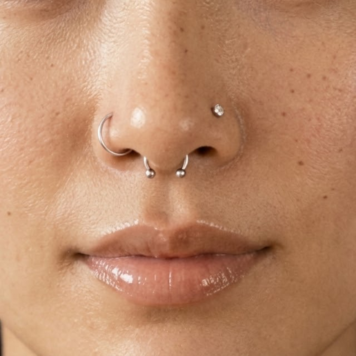 จิวจมูกแบบเจาะ ทรงก้าน หัวเพชร | Crystal Nose Stud