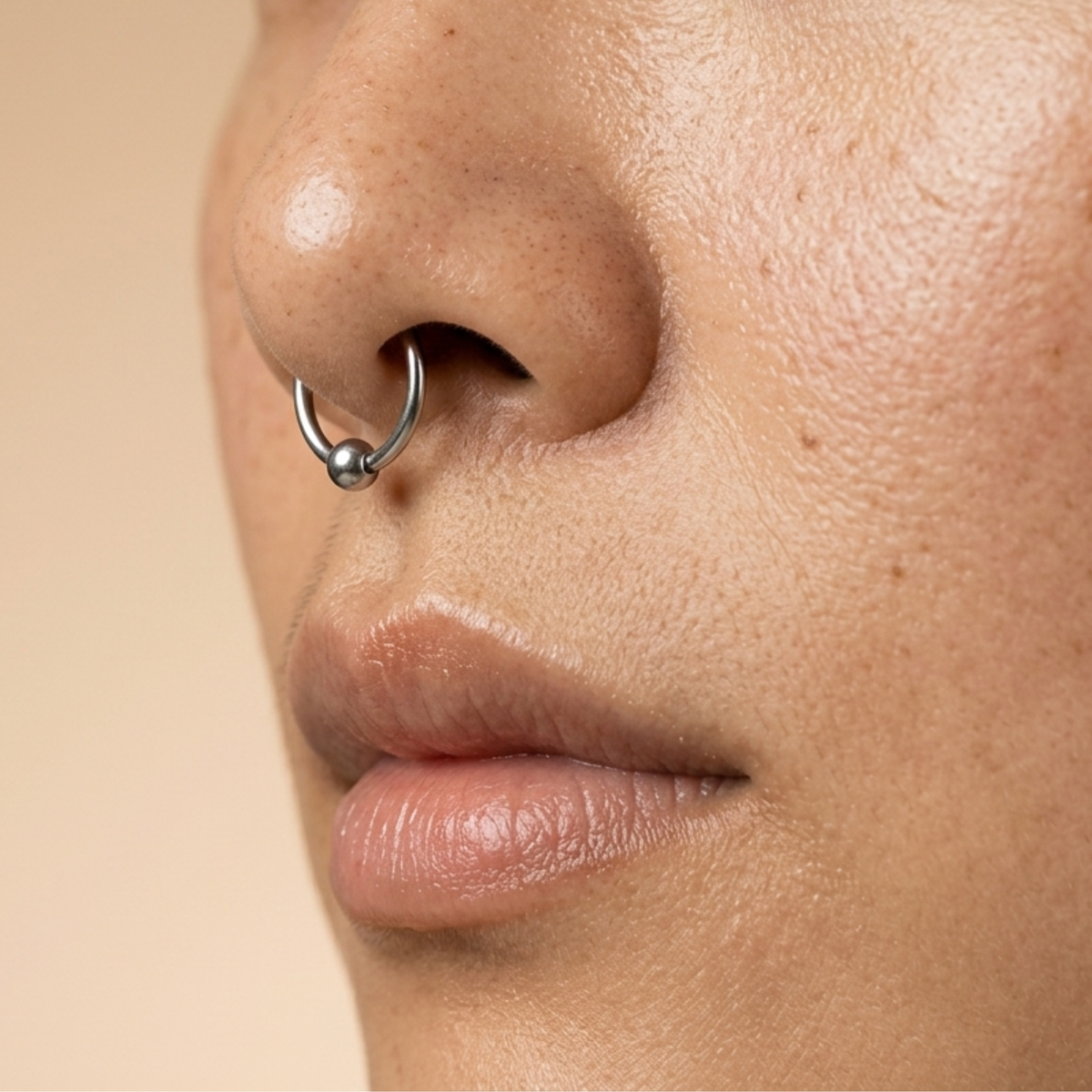 จิวห่วงลูกตุ้มแบบล็อค | Bead Hoop Piercing — Secure Fit