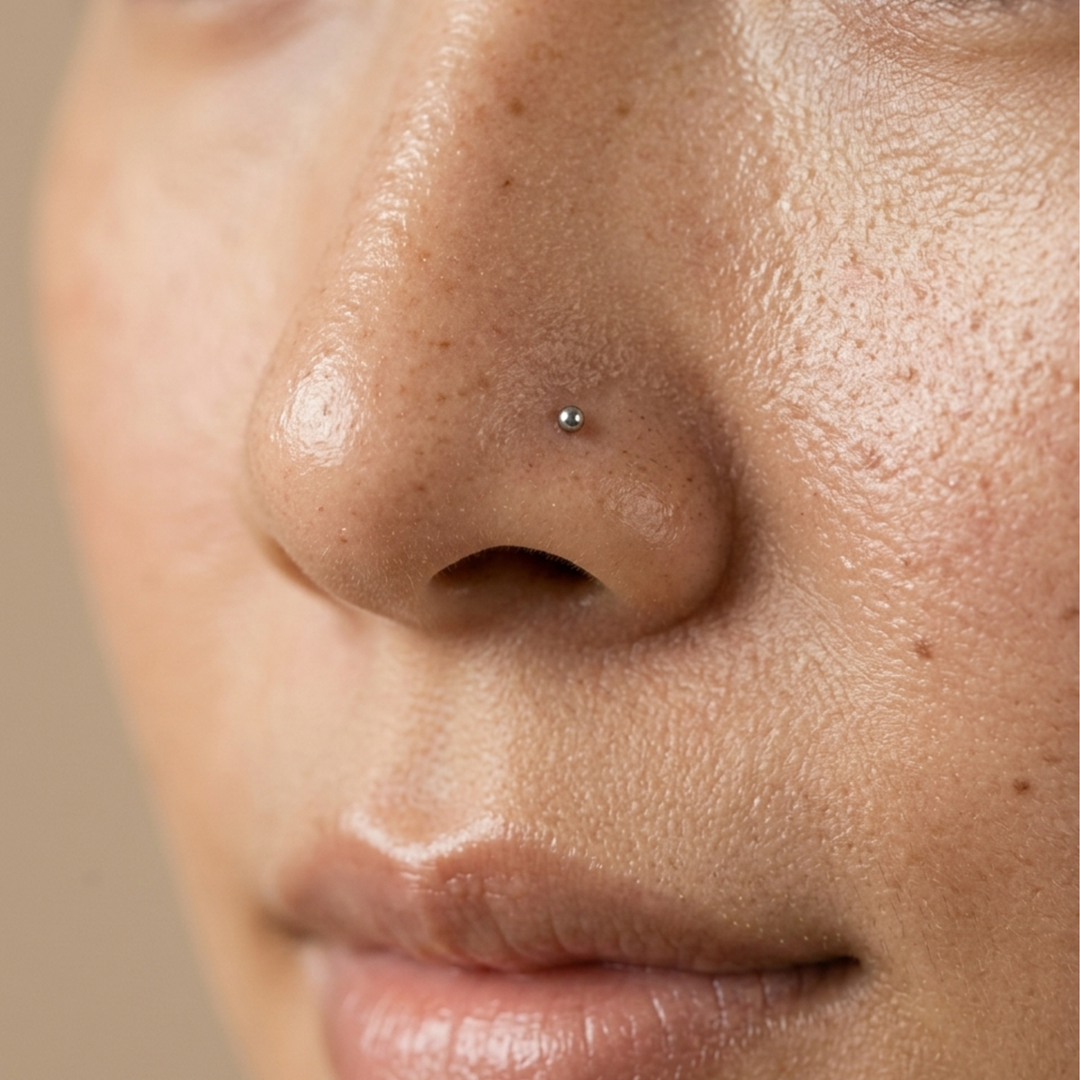 จิวจมูกก้านบอล | Ball Stud Nose Piercing
