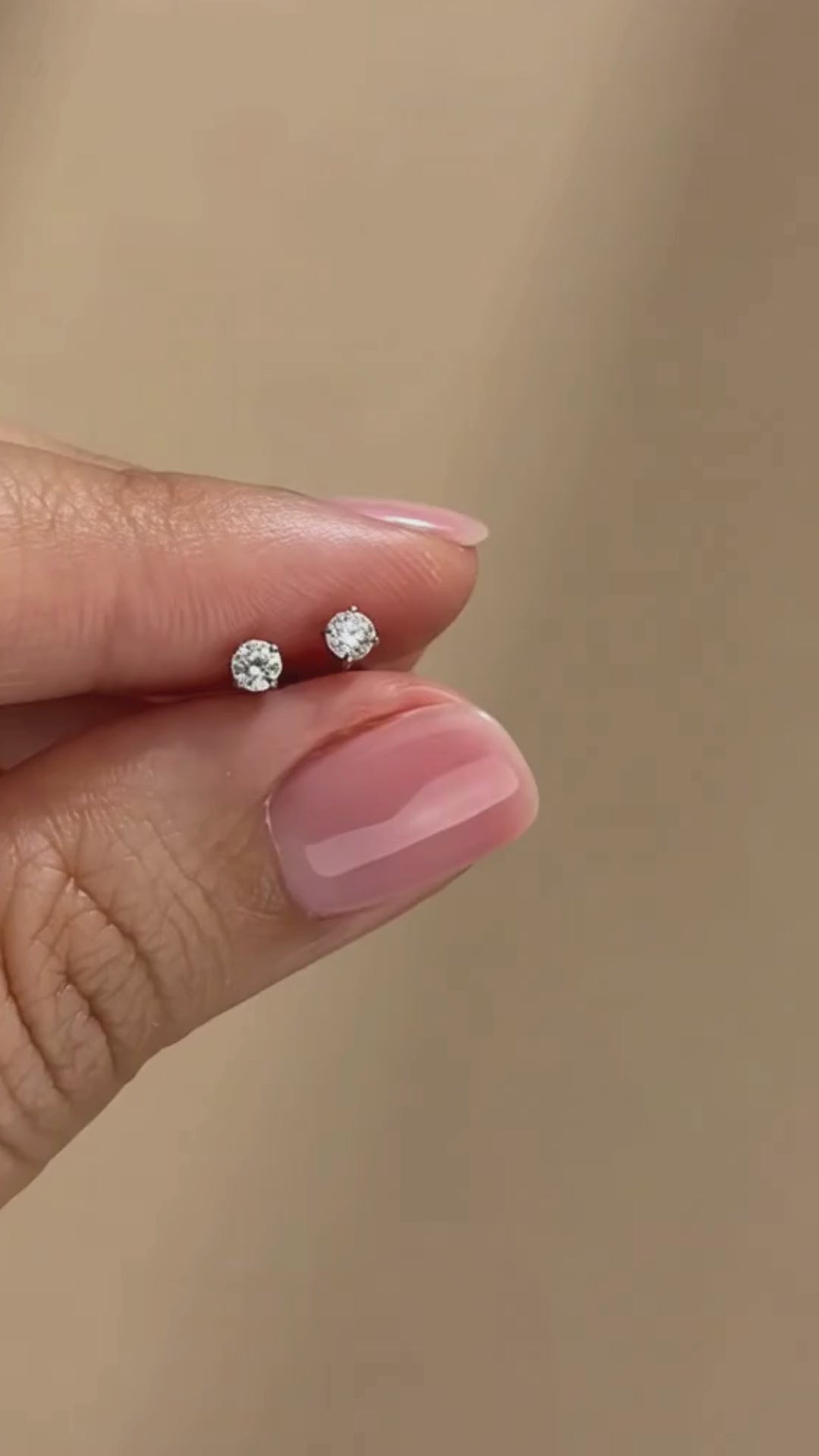 จิวหูเพชรเดี่ยว Flat Back | Titanium CZ Stud